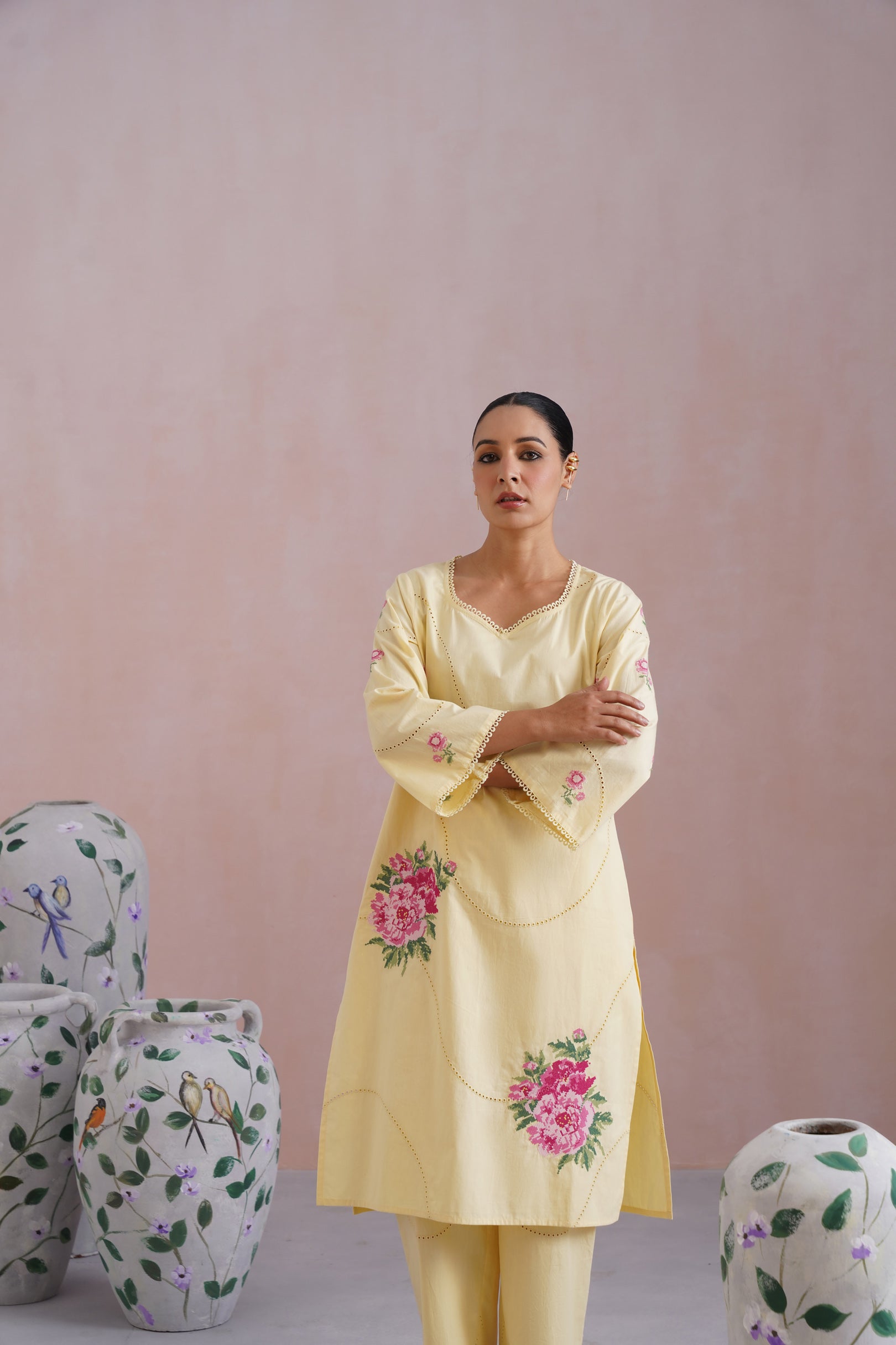 Butter Yellow Broderie Kurta-Set with Cross Stitch Embroidery