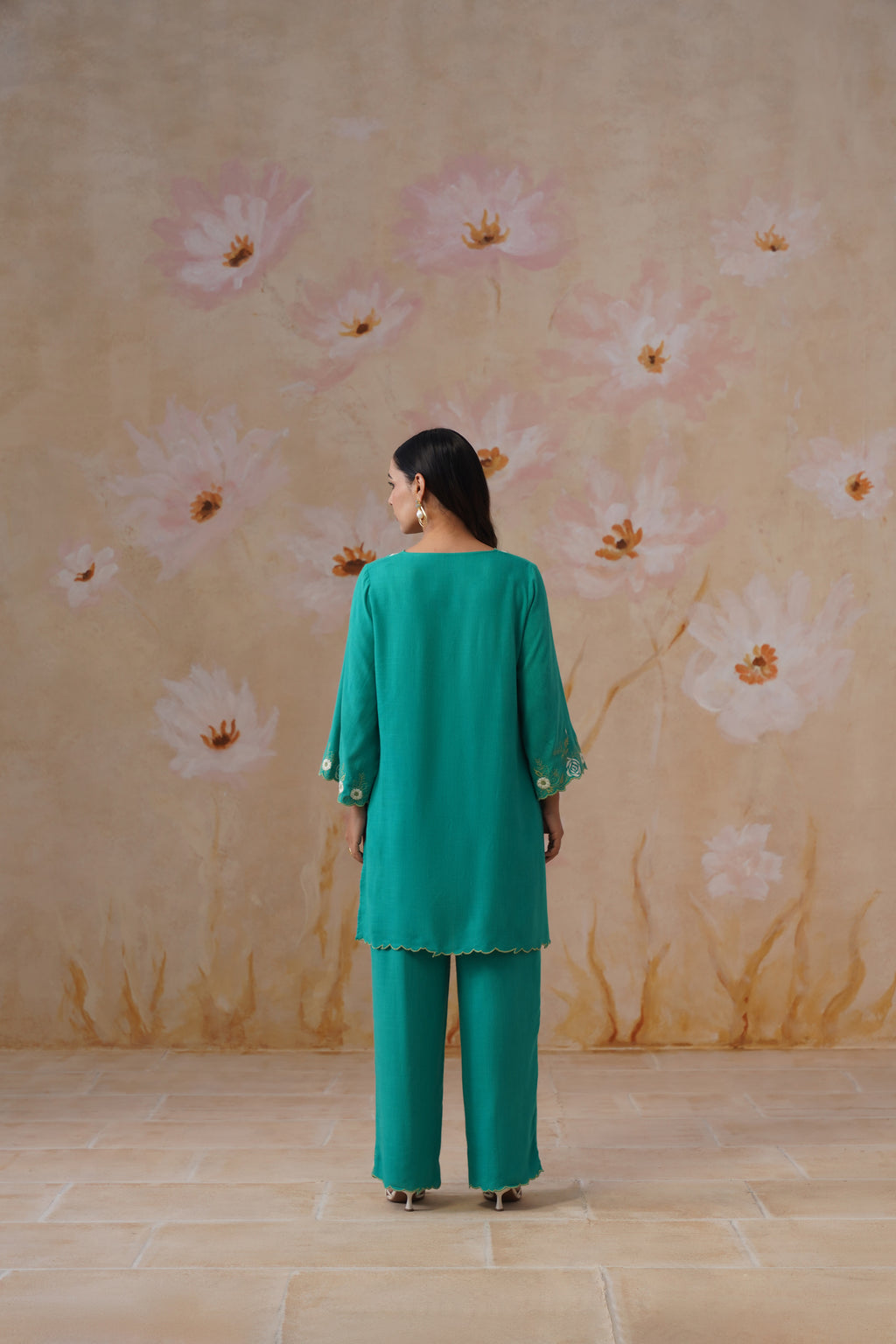 Teal Embroidered Kurta Set With Cutwork Detailing