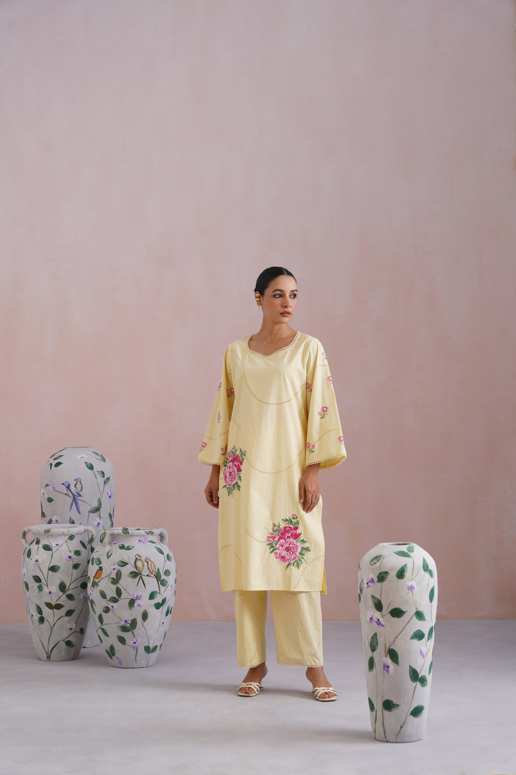 Butter Yellow Broderie Kurta-Set with Cross Stitch Embroidery