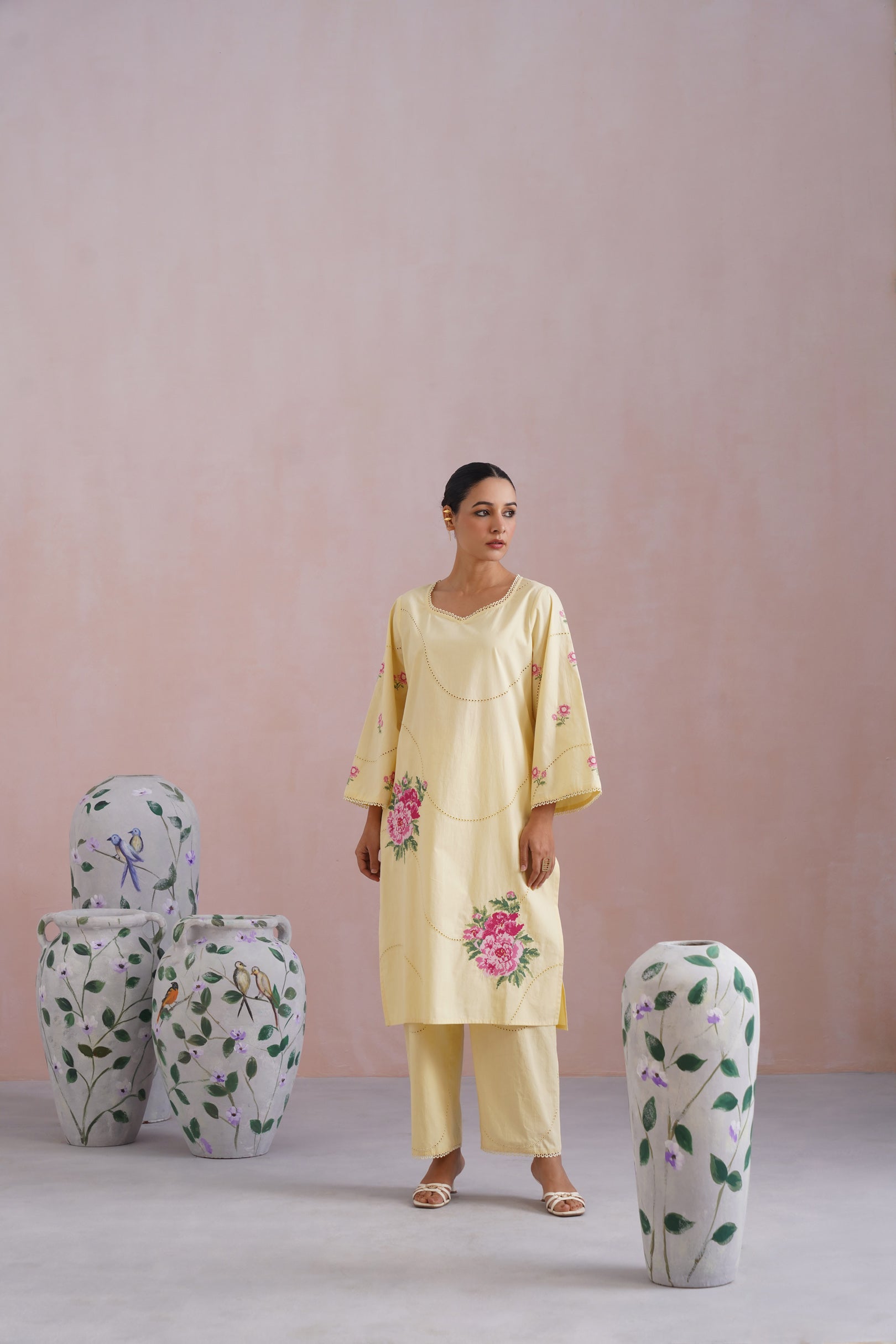 Butter Yellow Broderie Kurta-Set with Cross Stitch Embroidery