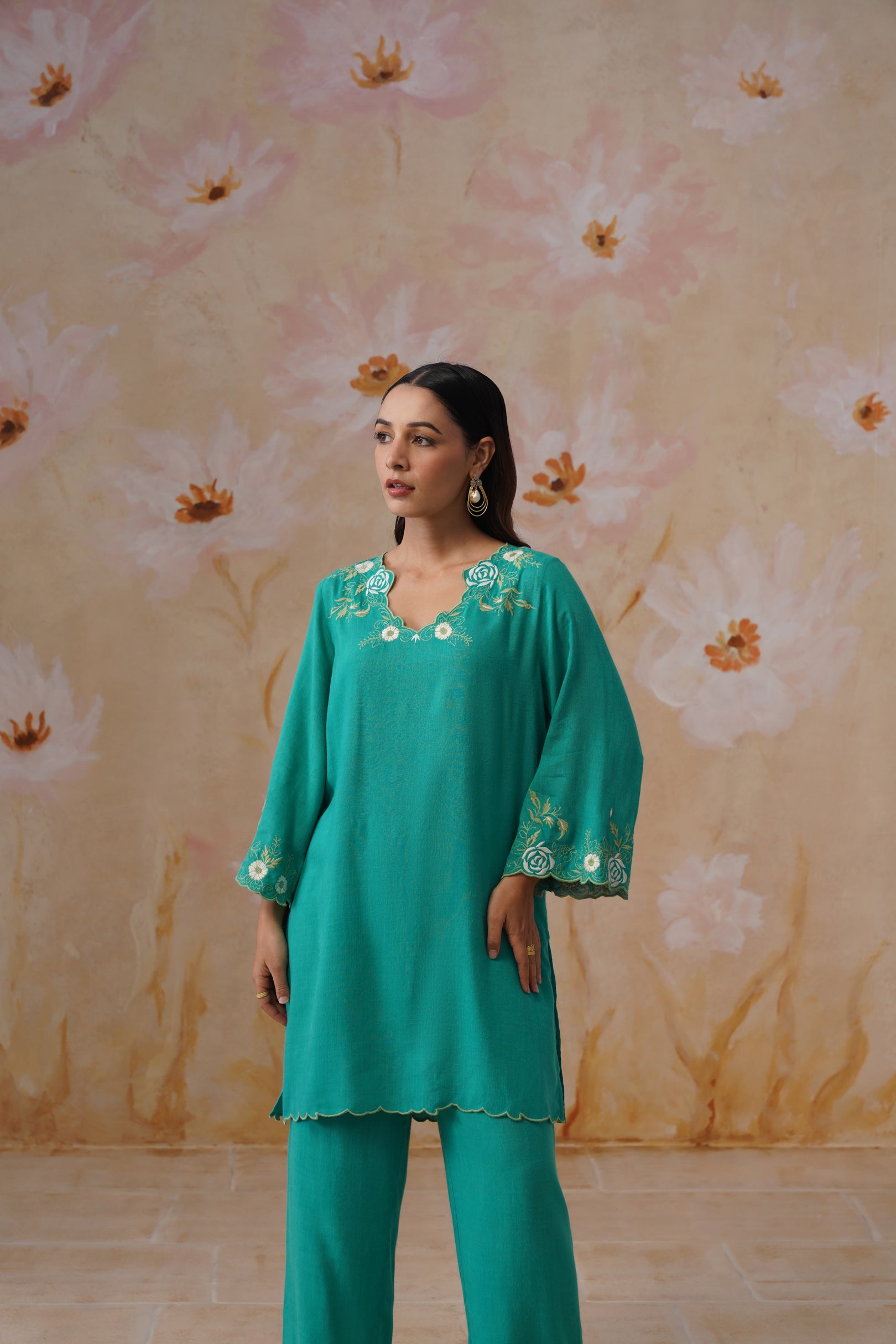 Teal Embroidered Kurta Set With Cutwork Detailing