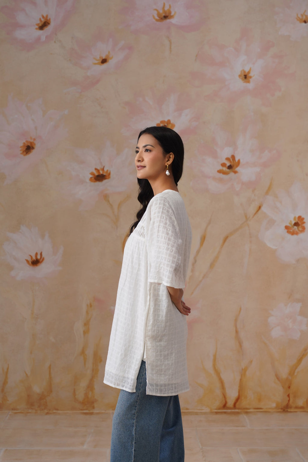 White Top with Pintukcs Detailing Korah Stitch